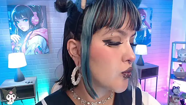 lil candy77 online show from May 27, 2026, 12:01 pm