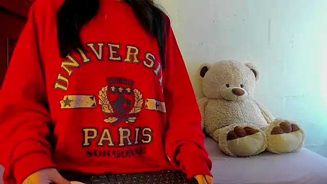 Snapshot of cold_snow013 chatting on October 20, 2025, 1:44 pm cold snow013 online show from October 20, 2025, 1:44 pm