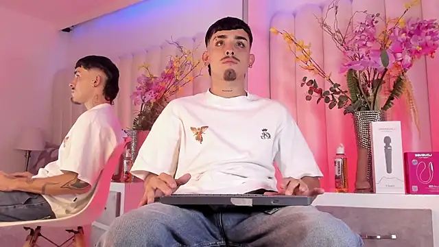 NikoStone  online show from April 16, 2026, 1:50 am