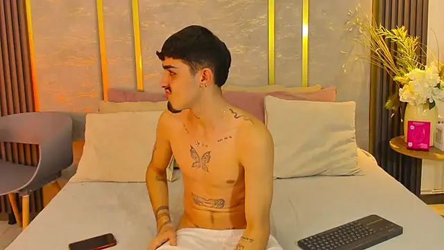 Snapshot of NikoStone_ chatting on September 26, 2025, 4:30 am NikoStone  online show from September 26, 2025, 4:30 am