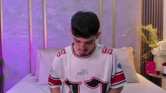 Snapshot of NikoStone_ chatting on September 9, 2025, 4:00 am NikoStone  online show from September 9, 2025, 4:00 am