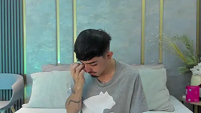 Snapshot of NikoStone_ chatting on October 18, 2025, 4:36 am NikoStone  online show from October 18, 2025, 4:36 am