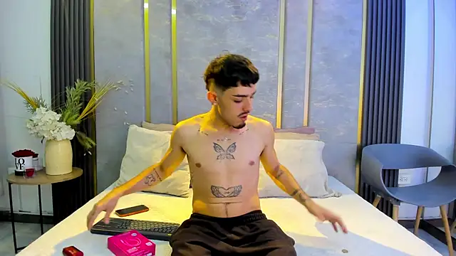 Snapshot of NikoStone_ chatting on October 10, 2025, 5:08 am NikoStone  online show from October 10, 2025, 5:08 am