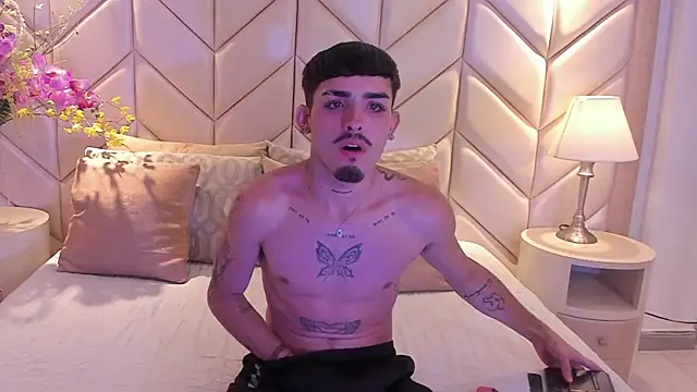 NikoStone  online show from November 13, 2025, 1:09 am