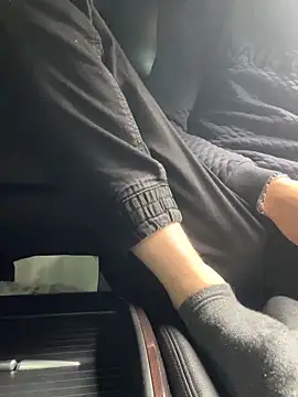 Snapshot of bmwe71 chatting on September 19, 2025, 8:18 am bmwe71 online show from September 19, 2025, 8:18 am