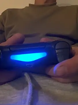 Snapshot of bmwe71 chatting on October 15, 2025, 7:55 pm bmwe71 online show from October 15, 2025, 7:55 pm