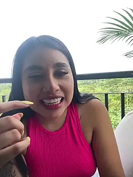 Snapshot of Sophie_Dreamss chatting on February 5, 2026, 7:32 pm Sophie Dreamss online show from February 5, 2026, 7:32 pm