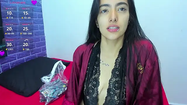 Snapshot of Cora_222 chatting on October 5, 2025, 11:12 am Cora 222 online show from October 5, 2025, 11:12 am