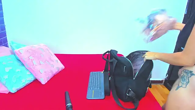 Cora 222 online show from November 16, 2025, 12:10 pm