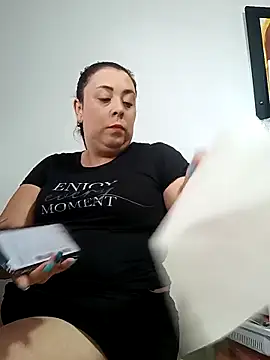 Dannaparis online show from September 12, 2025, 7:02 pm