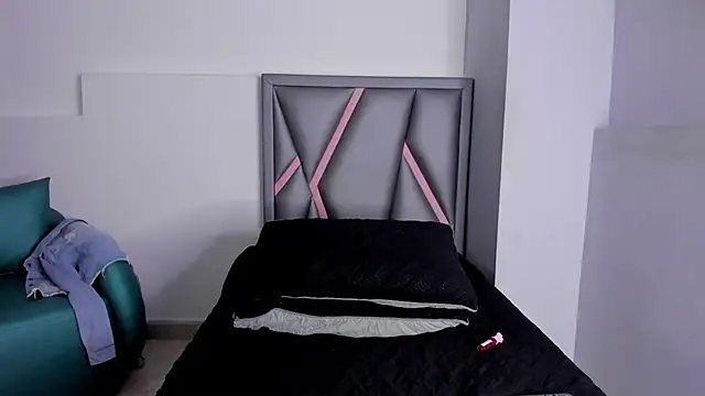 Snapshot of Sofia_villareal chatting on October 4, 2025, 11:56 am Sofia villareal online show from October 4, 2025, 11:56 am