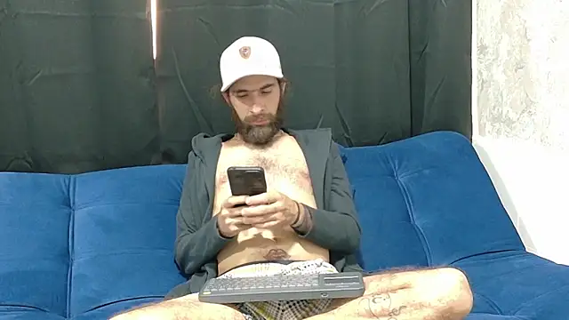 hairy mannn online show from September 23, 2025, 4:14 pm