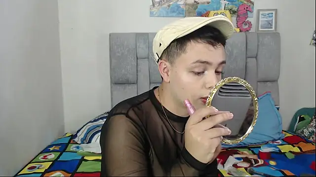 Snapshot of christopher_Hot chatting on November 7, 2025, 8:24 pm christopher Hot online show from November 7, 2025, 8:24 pm