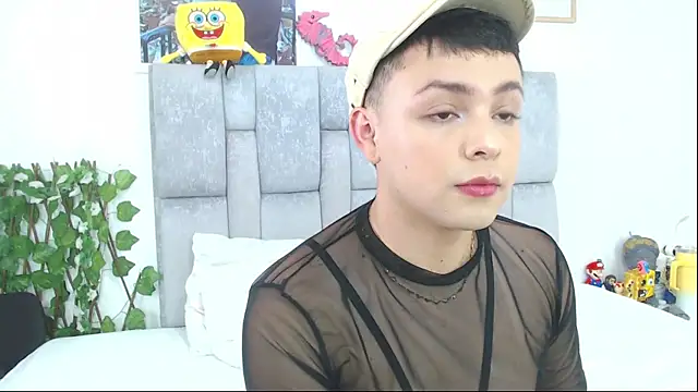 Snapshot of christopher_Hot chatting on October 8, 2025, 7:47 pm christopher Hot online show from October 8, 2025, 7:47 pm