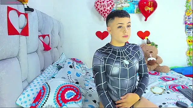 Snapshot of christopher_Hot chatting on February 17, 2026, 7:55 pm christopher Hot online show from February 17, 2026, 7:55 pm