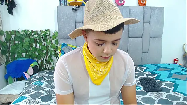 Snapshot of christopher_Hot chatting on October 2, 2025, 6:44 pm christopher Hot online show from October 2, 2025, 6:44 pm