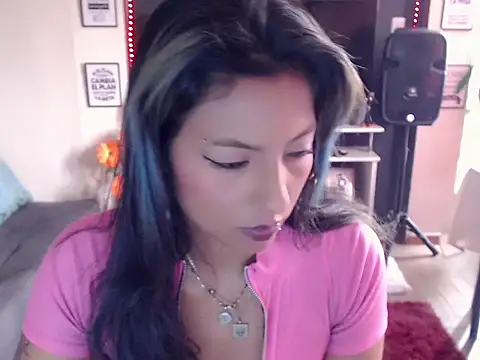 ScarletSizzling online show from September 13, 2025, 1:44 pm