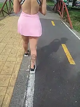 Snapshot of roxyrougee chatting on October 29, 2025, 7:46 pm roxyrougee online show from October 29, 2025, 7:46 pm