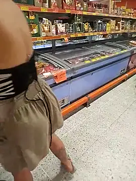 Snapshot of roxyrougee chatting on October 22, 2025, 4:39 pm roxyrougee online show from October 22, 2025, 4:39 pm