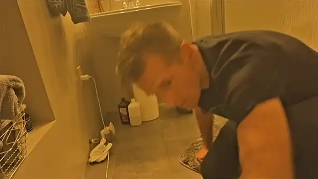 DILFiGuess11 online show from October 23, 2025, 2:21 am