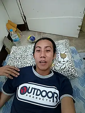 xx9inchesCOCKxx online show from November 4, 2025, 7:01 am