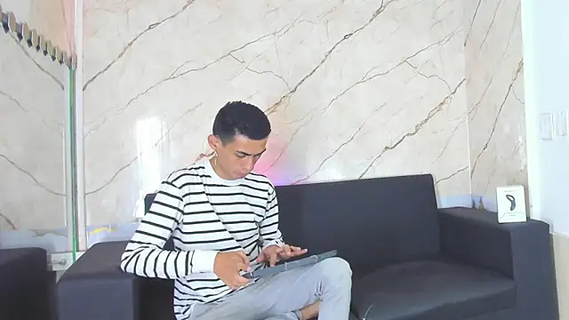 Golldens Dreamss online show from October 6, 2025, 7:36 pm