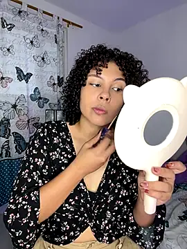 ViolettaMiller  online show from December 1, 2025, 1:12 pm