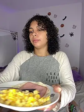 ViolettaMiller  online show from October 22, 2025, 1:10 pm