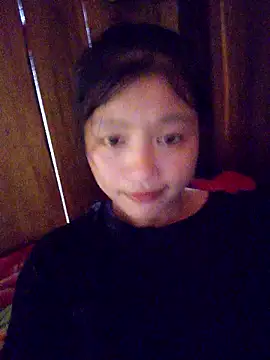 ChanhChanh05 online show from September 22, 2025, 2:06 am