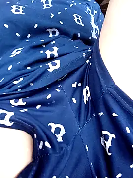 ChanhChanh05 online show from September 25, 2025, 7:14 am