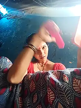 Jooli xx online show from September 28, 2025, 5:03 am