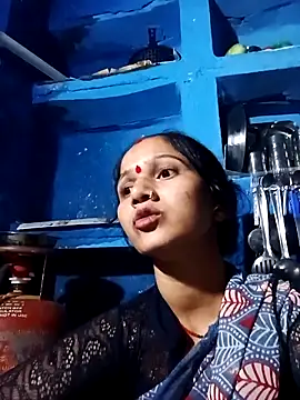 Jooli xx online show from September 27, 2025, 4:46 pm