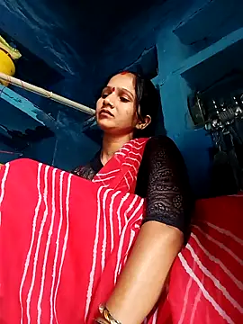 Jooli xx online show from October 6, 2025, 4:02 am