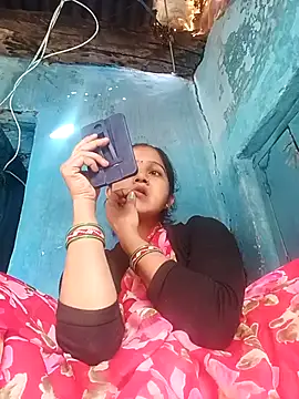 Jooli xx online show from April 6, 2026, 2:29 am