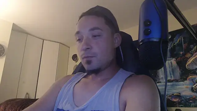 Snapshot of YoBlezz chatting on September 18, 2025, 5:10 am YoBlezz online show from September 18, 2025, 5:10 am