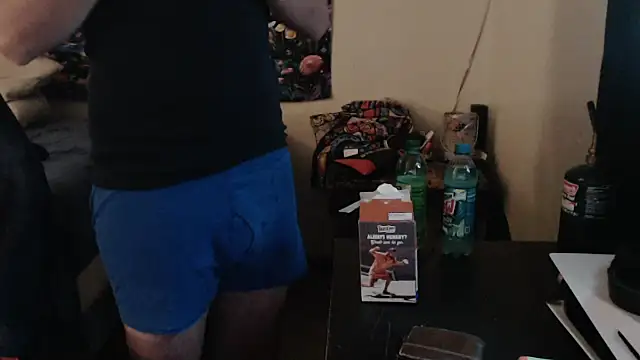 Snapshot of YoBlezz chatting on September 22, 2025, 6:58 pm YoBlezz online show from September 22, 2025, 6:58 pm