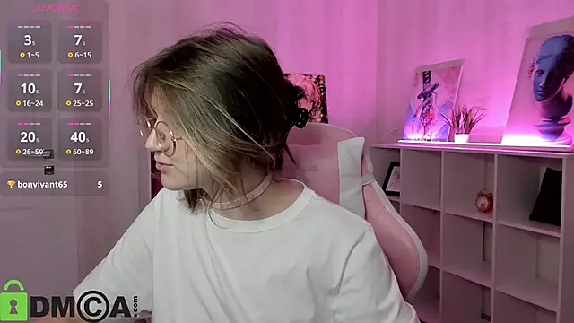 Agnes Passero online show from October 12, 2025, 9:32 am