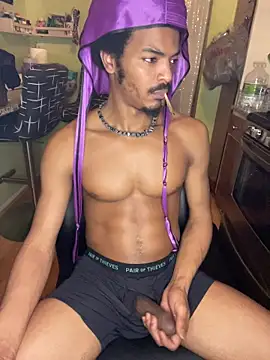 TRILLAHUNG online show from March 10, 2026, 4:38 am