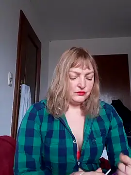 Snapshot of LiluLiluLilu chatting on December 5, 2025, 8:24 am LiluLiluLilu online show from December 5, 2025, 8:24 am