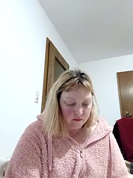 Snapshot of LiluLiluLilu chatting on March 1, 2026, 10:21 pm LiluLiluLilu online show from March 1, 2026, 10:21 pm