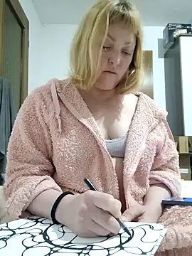 LiluLiluLilu online show from March 5, 2026, 8:38 pm