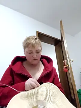 LiluLiluLilu online show from March 22, 2026, 8:10 pm