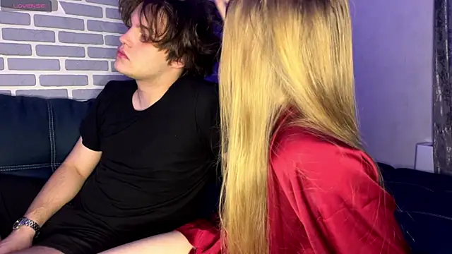 Snapshot of fetchingcouplee chatting on October 28, 2025, 2:16 pm fetchingcouplee online show from October 28, 2025, 2:16 pm