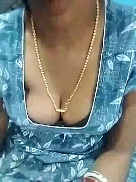 Puja sexy-hot online show from September 10, 2025, 4:39 pm