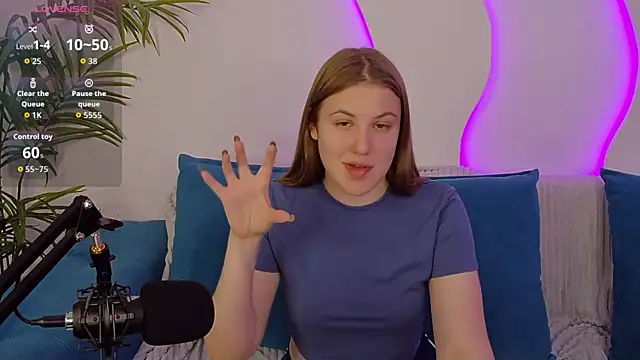 Snapshot of MelanieHenders chatting on September 25, 2025, 10:32 am MelanieHenders online show from September 25, 2025, 10:32 am