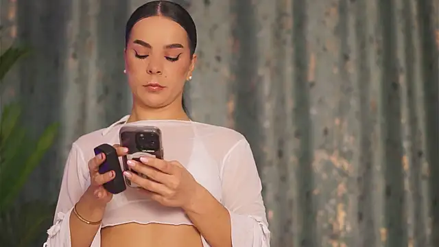 DeniseBlu online show from October 10, 2025, 4:46 am