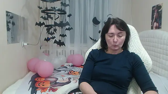 Snapshot of VivianGuchih chatting on October 25, 2025, 7:18 am VivianGuchih online show from October 25, 2025, 7:18 am