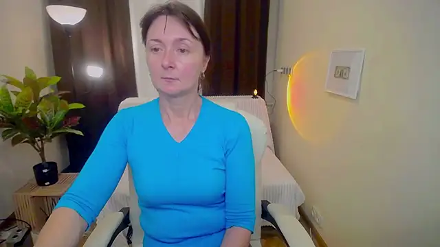 Snapshot of VivianGuchih chatting on September 13, 2025, 6:13 am VivianGuchih online show from September 13, 2025, 6:13 am
