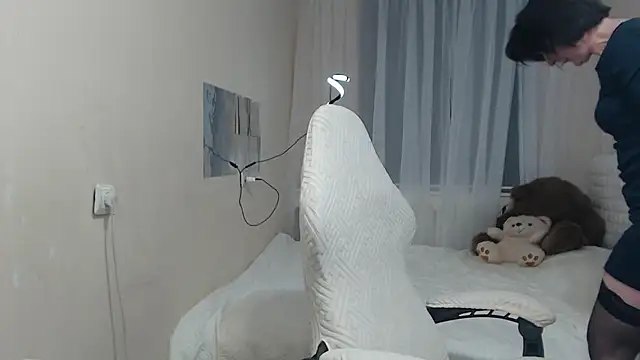 Snapshot of VivianGuchih chatting on November 15, 2025, 12:53 pm VivianGuchih online show from November 15, 2025, 12:53 pm