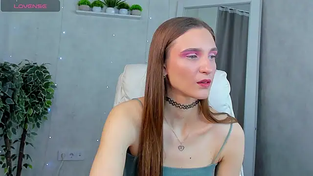 Snapshot of Alisha_Green chatting on September 26, 2025, 1:56 am Alisha Green online show from September 26, 2025, 1:56 am